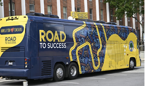 ROAD to Success Bus